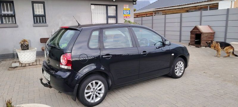 Polo Vivo 1.4i  109000km...electric windows