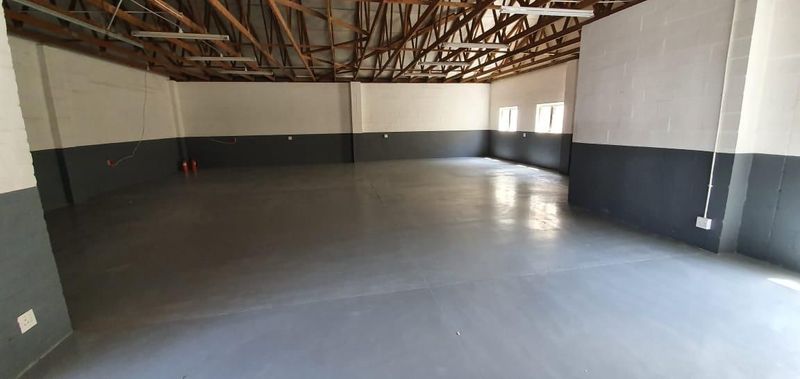 185Sqm Industrial Warehouse TO LET in Montague Gardens