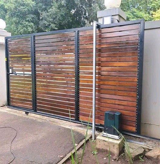 GATES AND FENCING SOLUTIONS.