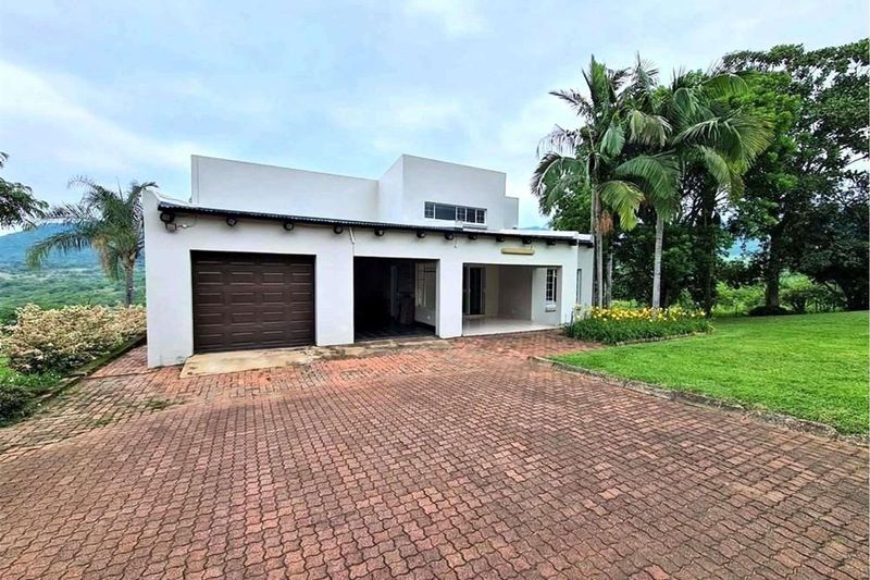 Luxurious 8 Hectare Lifestyle Farm with Scenic Views and Workshop near Nelspruit