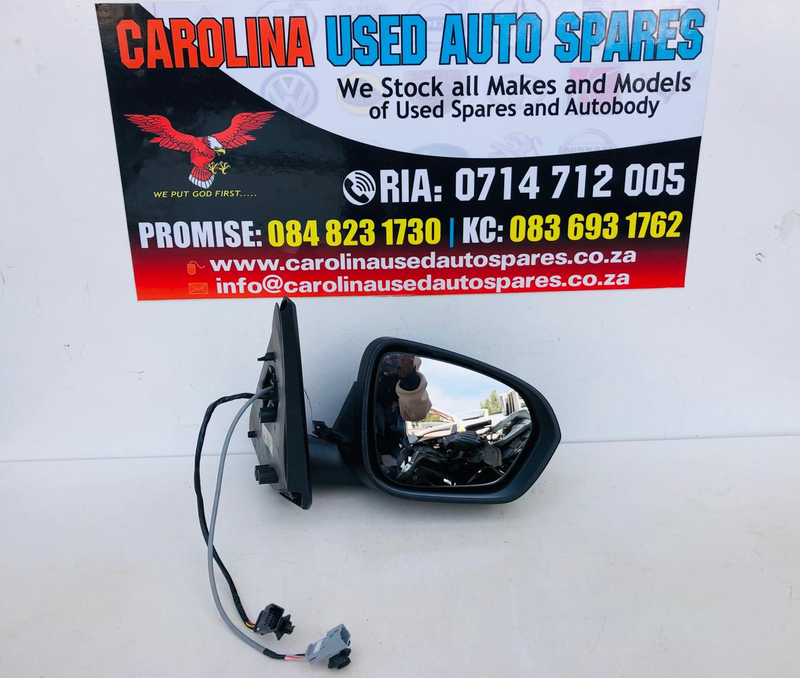 Renault Duster right electronic side mirror with camera (No cover)