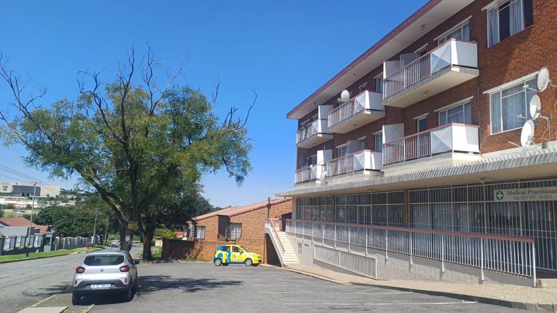 Beatiful open plan space close to Booysens Magistrates court