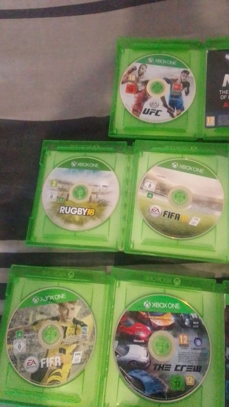 Xbox 1 Games Rugby 18,FIFA 17, FIFA 15,The Crew, and EA UFC