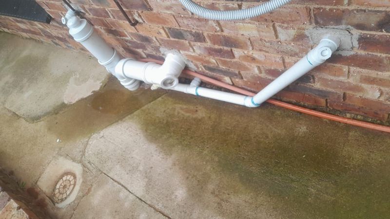 MIDRAND PLUMBERS DRAIN UNBLOCKING BURST PIPES GEYSER REPAIRS AND ELECTRICIANS HANDYMAN SERVICES