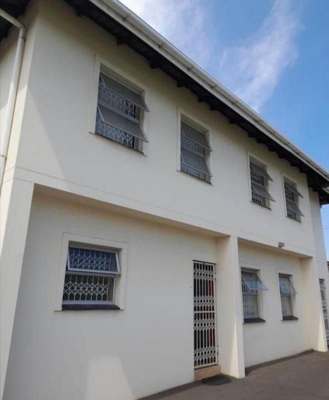 Block of flats with 5 Units for sale