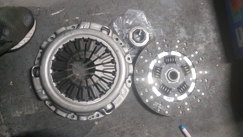 Nissan NP300 ZD30 engine complete clutch available for sale