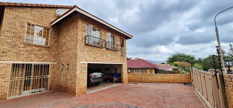Double Storey Family Home for Sale in Safari Gardens.