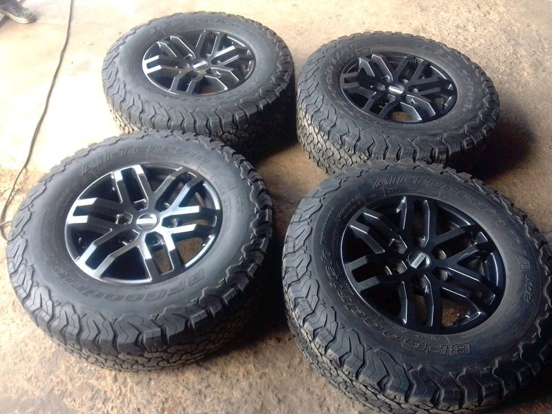 17 inch clean original ford ranger mags with bf Goodrich 285/70 17 80%