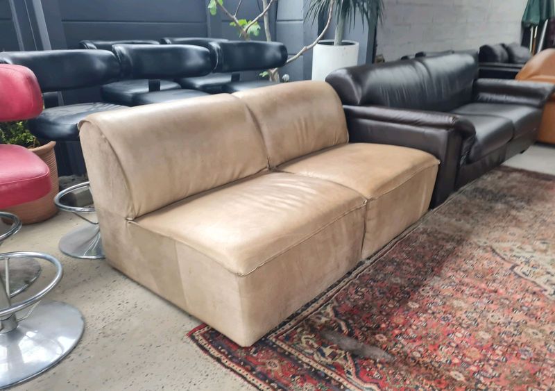 Stylish Weylandts Genuine Leather Two Seater Modular, Great Condition Lounging Sofa, 060 942 5350