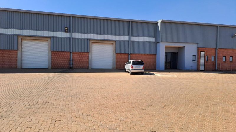 To Let - Warehouse - Clayville