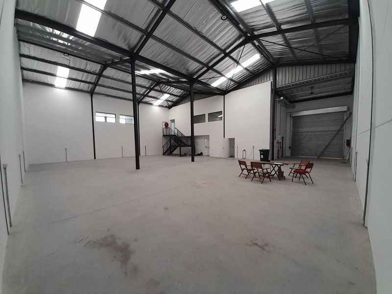 489m2 Industrial Factory Warehouse Unit To Let in Stikland &#64; R 61 125.00  excluding v