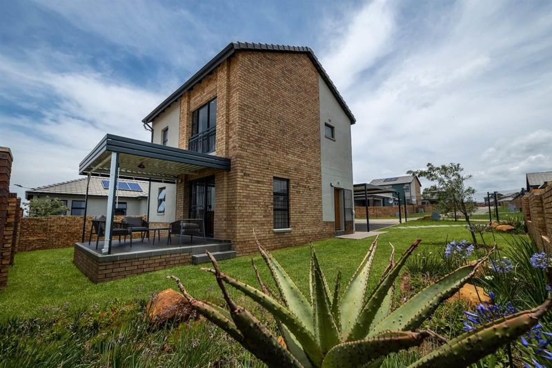 Embrace a Life of Style and Comfort In a 3 bedroom double-storey  at Lion Pride Lifestyle Estate