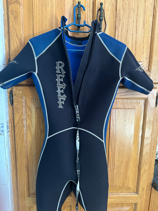 Reef wetsuit for a size 30