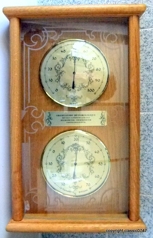 HYGROMETER-THERMOMETER Brass, Ø 15.5cm Overall size Oakwood W30 x D8.5 x H50 cm