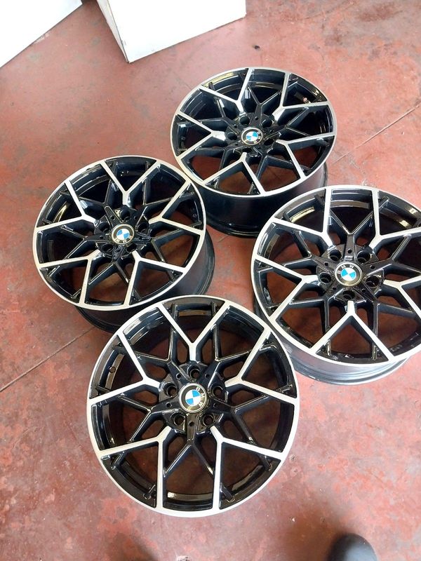 A clean set 18inch Bmw msport rims available for sale