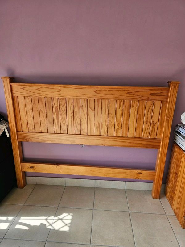 Double Bed headboard&#43; 2 Pedestals Pine Wood