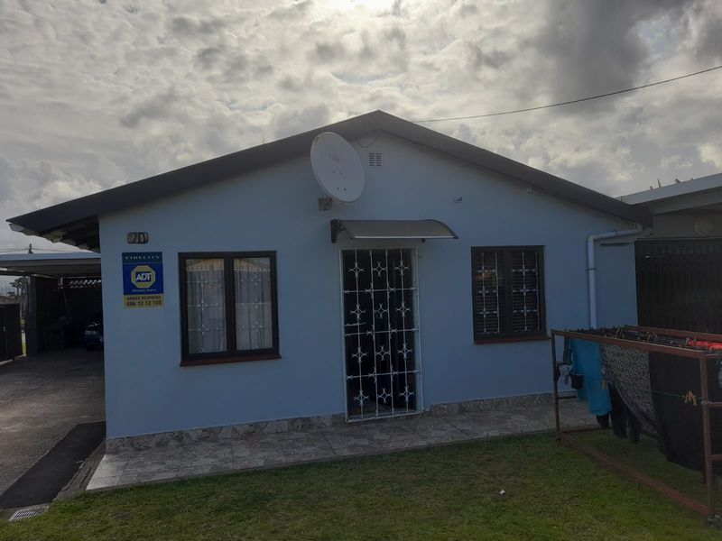 4-bedroom house (with double garage) for sale in Bonela