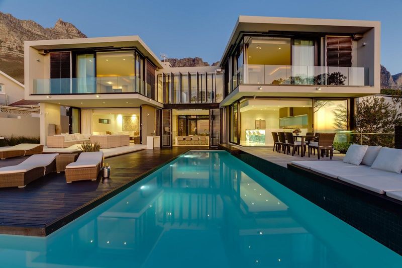 Serenity Villa Camps Bay - Short Term Holiday Rental Only - Cape Town South Africa