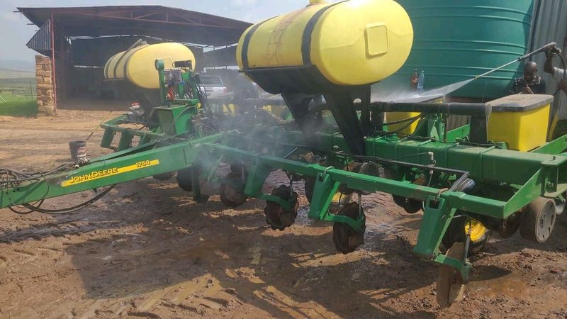 John Deere 1755 Raven Planter