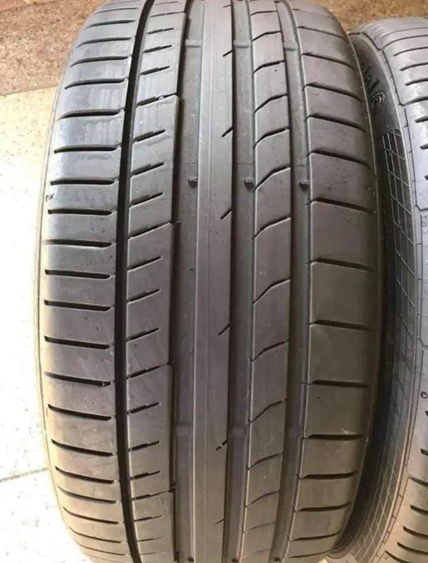 Normal tyres and rims are available