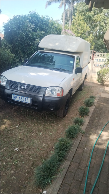 Nissan NP300 with high volume canopy for hire