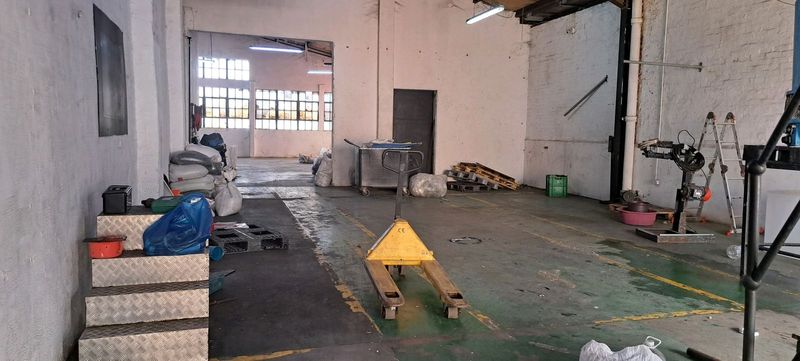 Mini factory to let in Leicester Rd Mobeni