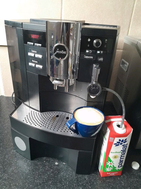 JURA COFFEE MACHINE