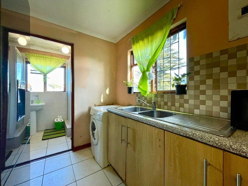 Affordable Fixer-Upper Opportunity: 1 Bedroom Apartment with Parking in Wynberg, Cape Town