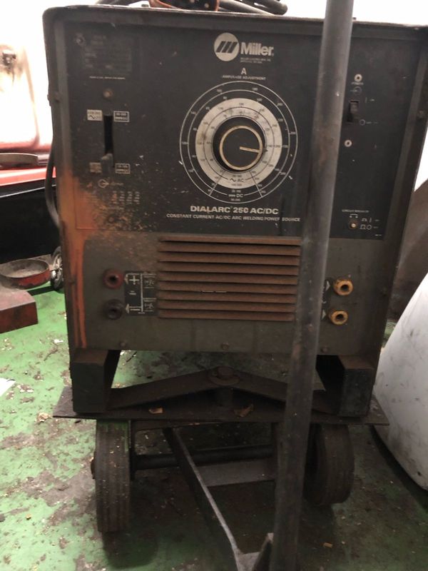Miller dailarc 250 ac/dc welding machine