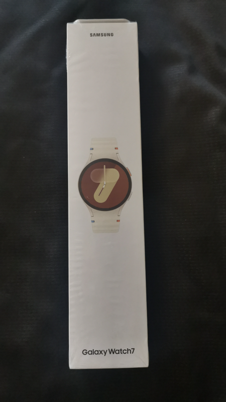 Brand New Sealed Samsung Galaxy Watch 7 LTE 40mm - Cream