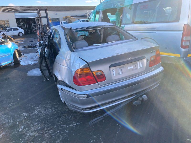 BMW E46 318i stripping for spares