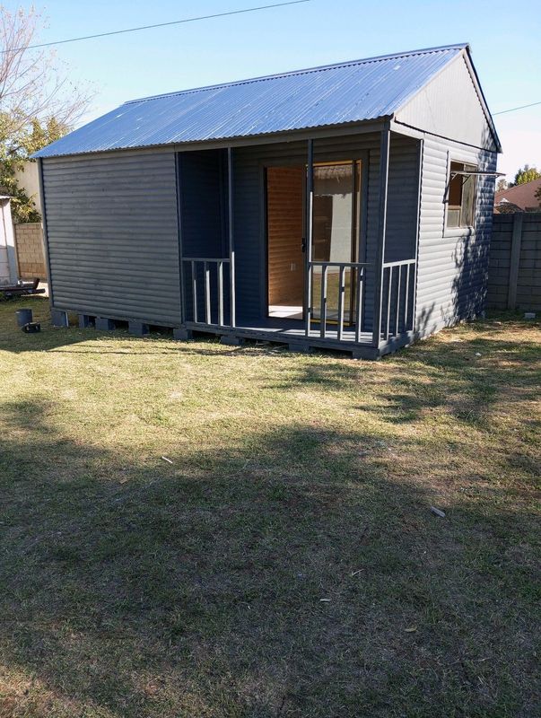 1 bedroom log house