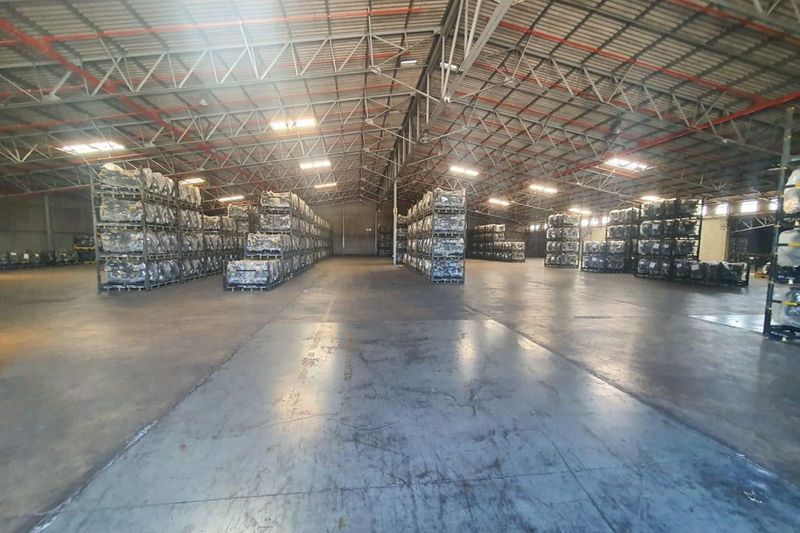 7000m2 Warehouse To Let