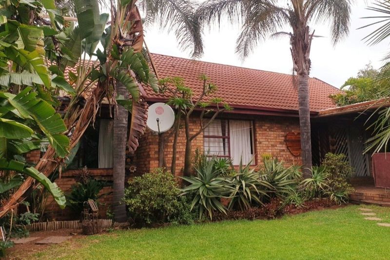 Delightful 3 Bedroom Furnished Home to Rent in Drummorgan Complex, Die Hoewes, Centurion!!!