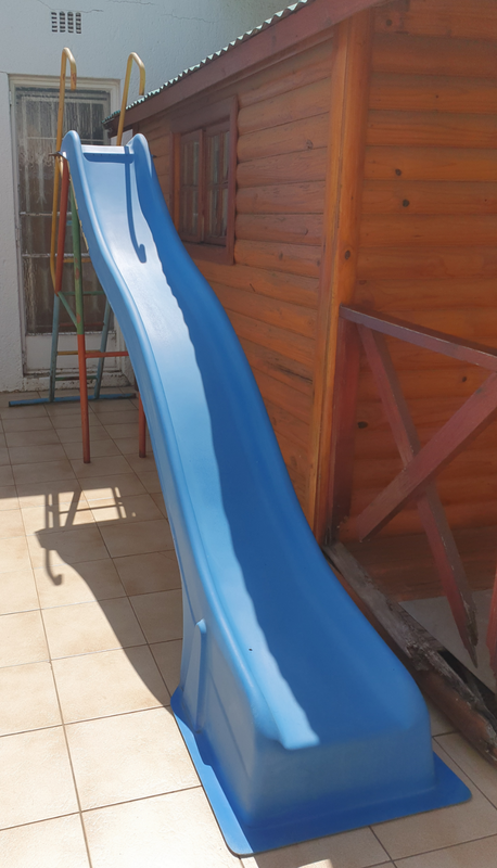 Wave Slide: 3m fibreglass wave slide, wet or dry