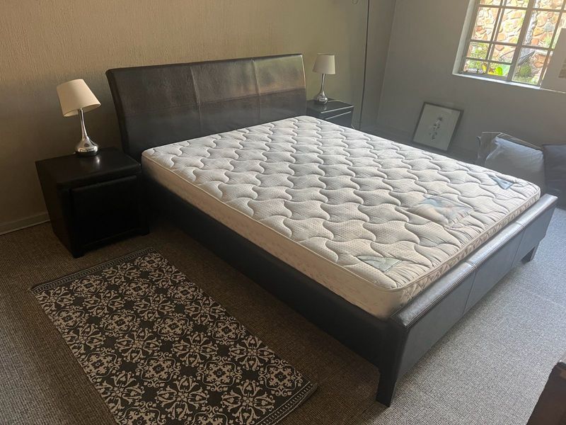 Double bed including cloud Nine mattress
