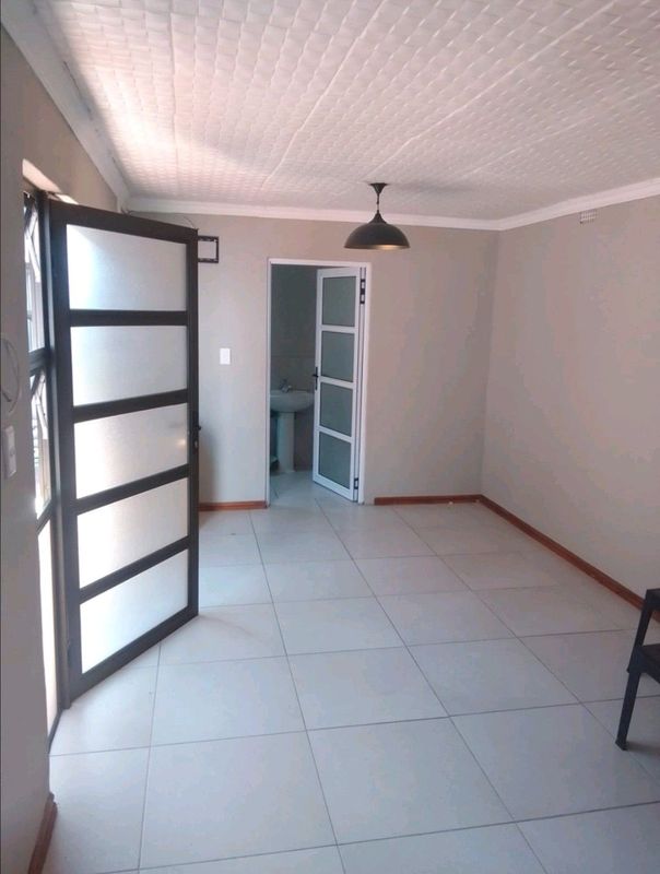 Flat for Rent in Langa R4000 per month