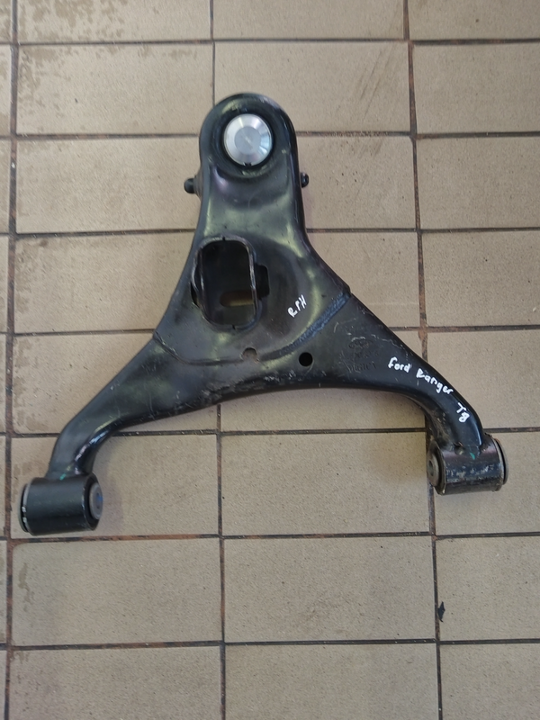 2020 FORD RANGER T8 LOWER CONTROL ARM RIGHTSIDE FOR SALE IN GOOD CONDITION