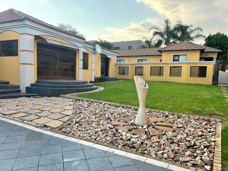 Secure 3-Bedroom And 2-Bathroom House In Liefde En Vrede, Unit 1