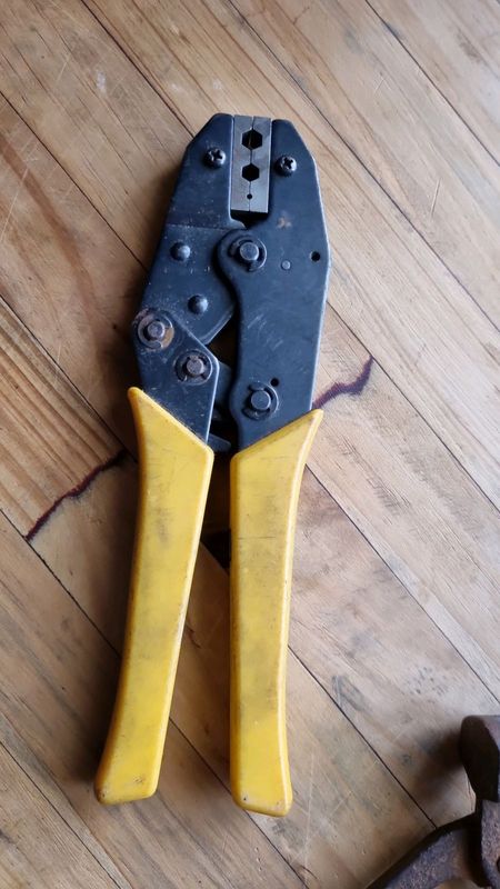 Crimping tool for sale in great condition.