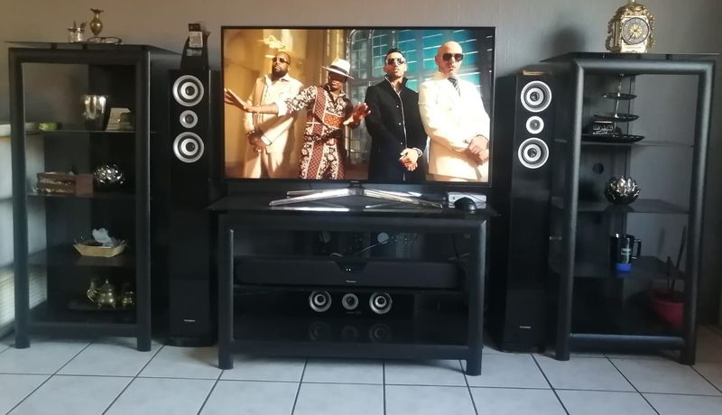 3 piece Tv cabnit set