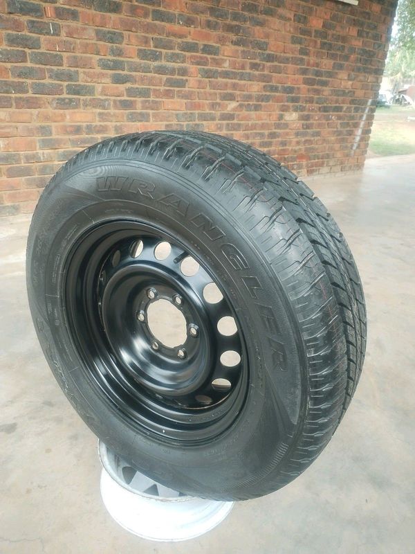 ONE 17Inch TOYOTA HILLUX Standard Steel Rim &amp; GOOD YEAR WRANGLER Tyre 265 /65R17 On Sale.