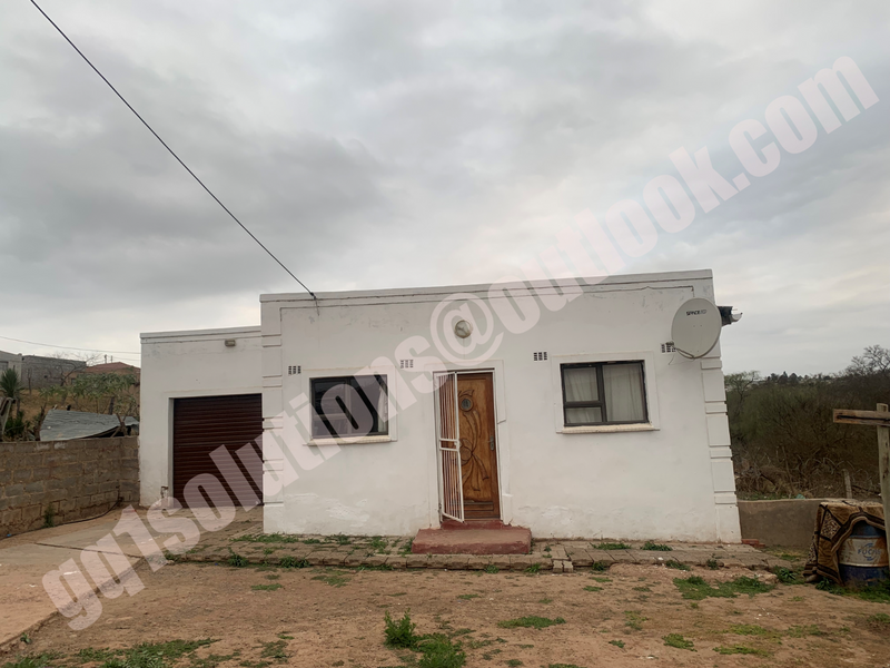 400 Square Metre 2 Bedroom House with Garage For Sale at Mthatha, Slovo.