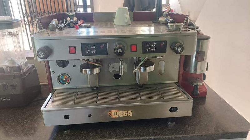 Coffee shop Coffee machine