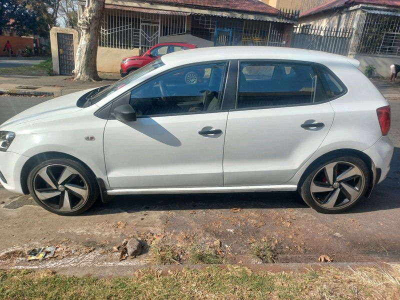 2018 VOLKSWAGEN POLO VIVO 1.4 HATCHBACK IN EXCELLENT CONDITION WITH MAG WHEELS