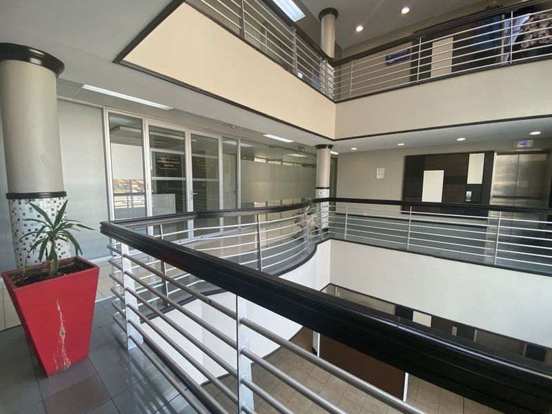 First Floor: 333m² Office to Let in Randburg