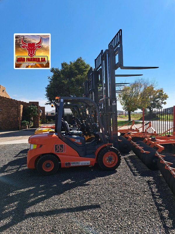 New Rondebult 3.5 ton forklifts available for sale at Mad Farmer SA