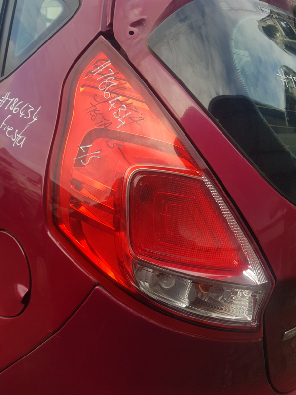 ford fiesta 2013 up tail light