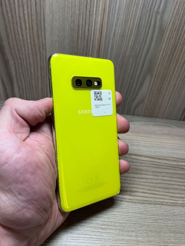 Samsung S10e 128 GB Yellow - (CLEARANCE SALE) (R3000)
