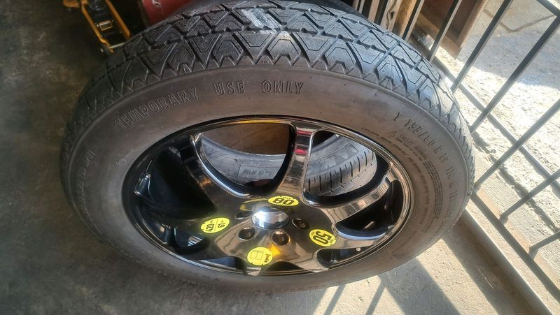 Brand new 19 inch space wheel, compatible with Mercedes T255/80D19 leave your whatsapp 4 follow up.